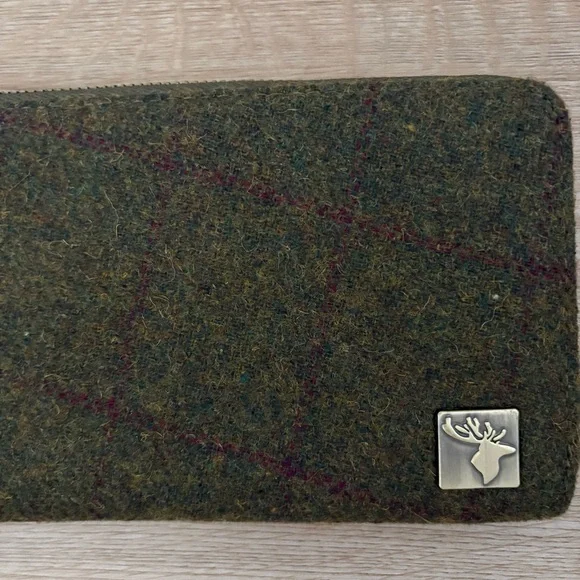 House of Tweed Olive green zippered wallet NWT - Picture 3 of 7